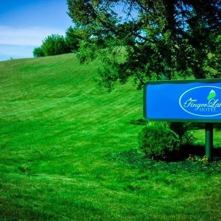 Finger Lakes Hotel Farmington Εξωτερικό φωτογραφία